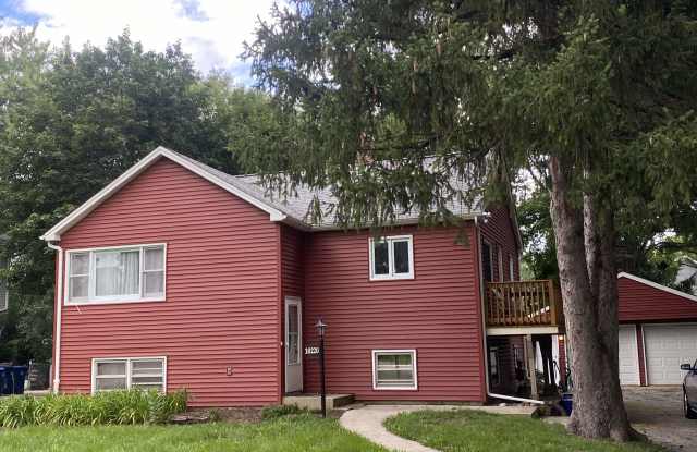 18220 W Lindenwood Dr Gallery 1