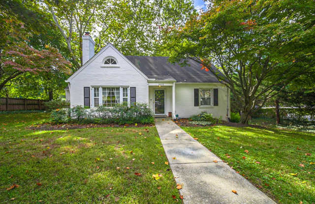 Picturesque 4BR/2.5BTH home in Chevy Chase Village. Available NOW! Gallery 1