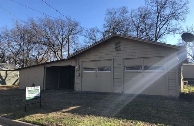 110 Owens Ln - 110 Owens Ln, Denton, TX 76209