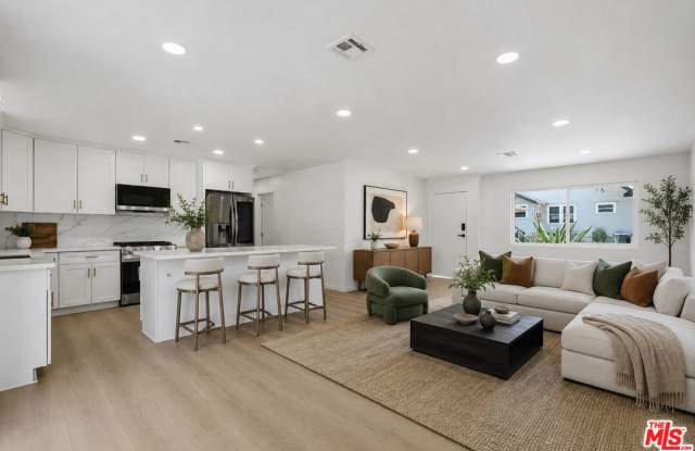 1832 Summit Avenue Gallery 2