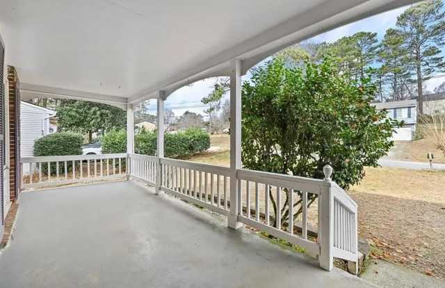 4608 Rosemear Court Gallery 2
