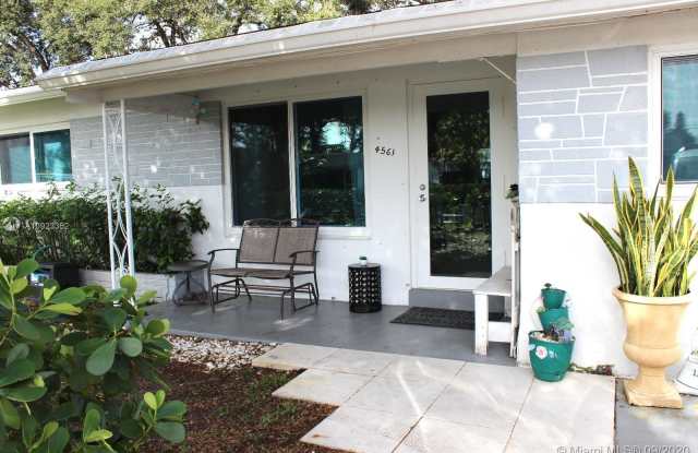 4561 SW 25th Ter - 4561 Southwest 25th Terrace, Dania Beach, FL 33312