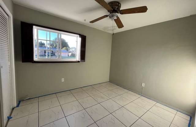 18811 NW 29TH Court Gallery 3
