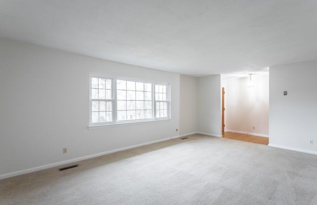 3 Bedroom Home in East Brainerd | Fenced Backyard & Attached Garage Gallery 4