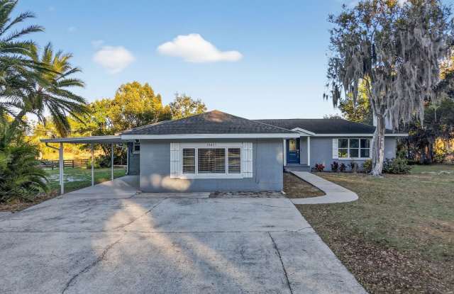 Lakefront 4-Bedroom Home for Rent in Beautiful Umatilla, FL photos photos