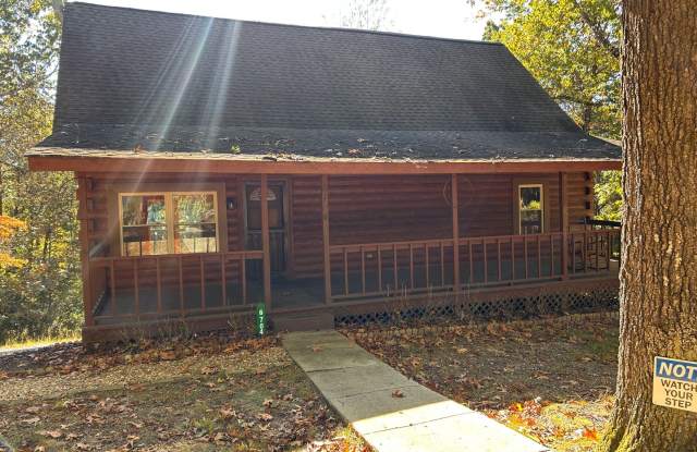 SECLUDED CABIN SANCTUARY! - 6704 Country Oaks Lane, Hixson, TN 37343