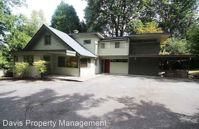 10425 NE 124th ST - 10425 Northeast 124th Street, Kirkland, WA 98034
