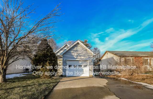 2606 E 56th St photos photos