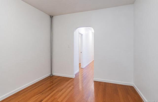 415 E 187th Street Gallery 3