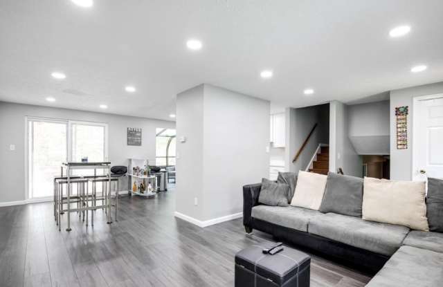 15337 Edgehill Drive Gallery 4