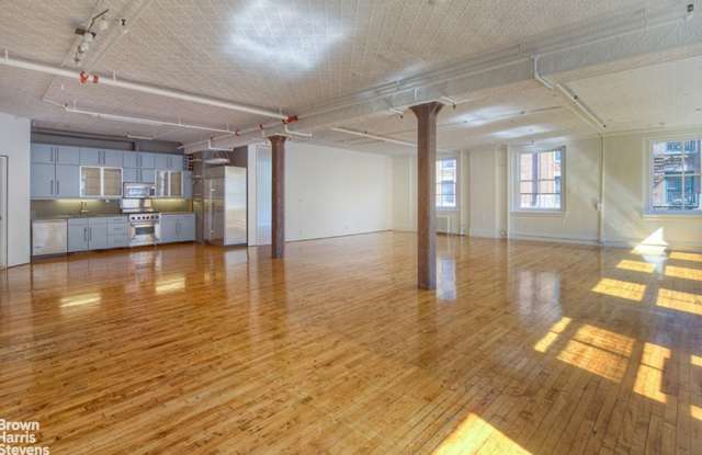 117 Hudson Street Gallery 2