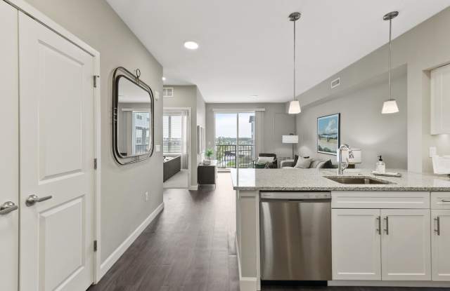 Avenida at Centerra Age 55+ Apartment Homes Gallery 3