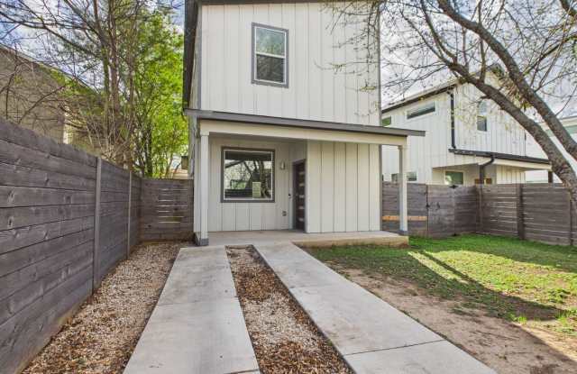 Modern Freestanding Condo with Private Yard Near Downtown Austin photos photos