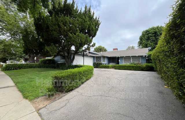 22607 Collins St. photos photos