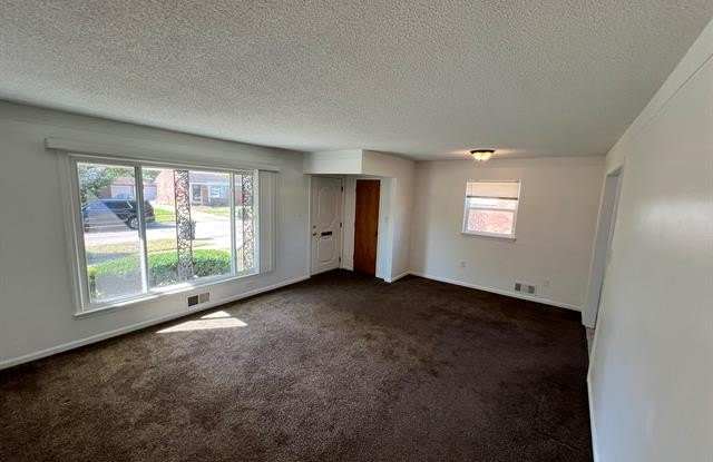 29636 Orangelawn Street Gallery 4