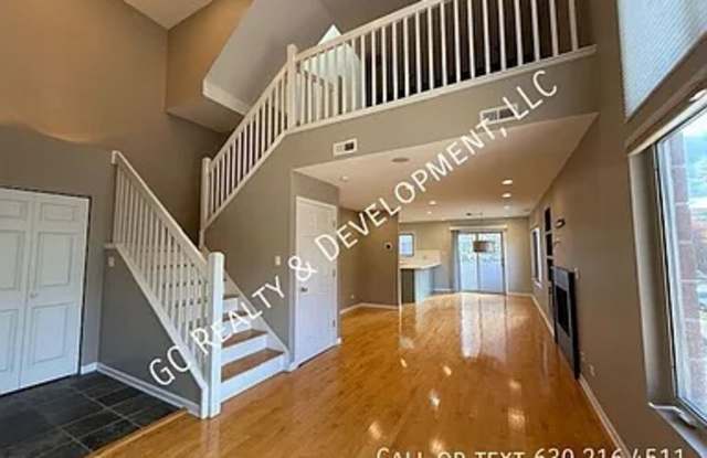 220 Des Plaines St Gallery 4