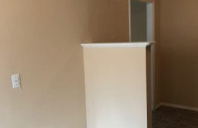 8 East McKellar Avenue Gallery 3