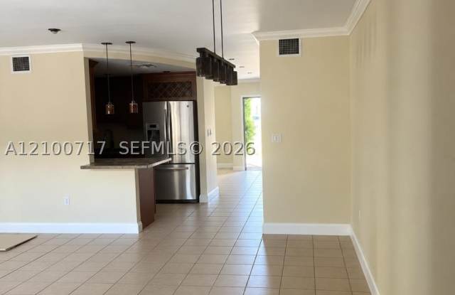 13510 NE 20th Ct Gallery 2