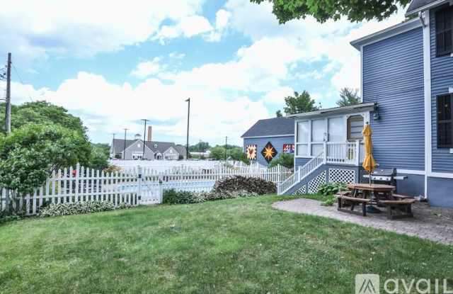 11 Pleasant Street Gallery 2