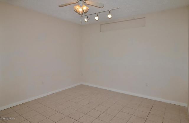 4303 SAN MARTARRO DR N Gallery 4