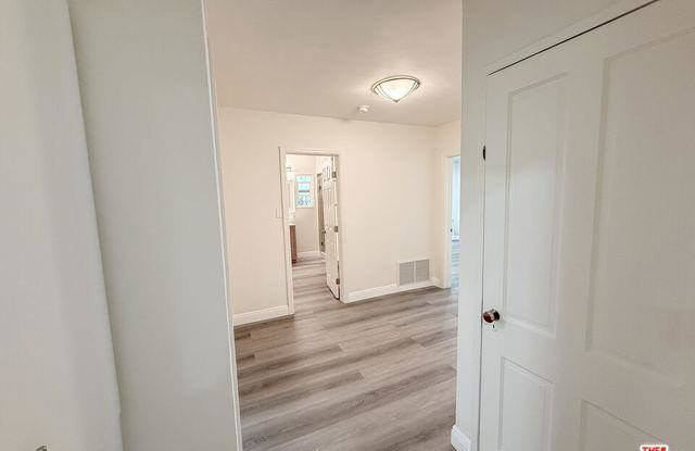 115 North Clark Drive photos photos