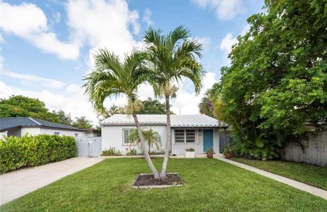 1541 NW 6th Ave photos photos