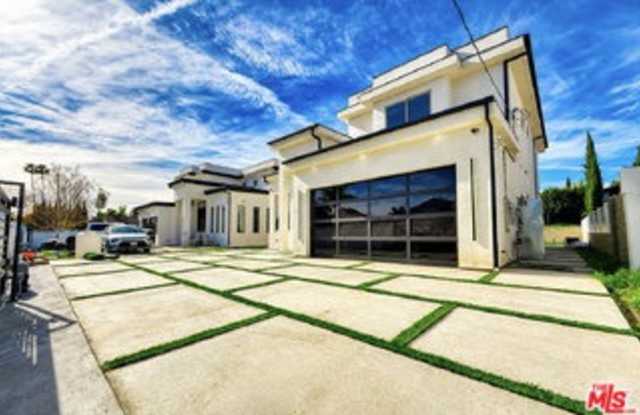 6723 Sunnyslope Avenue Gallery 2