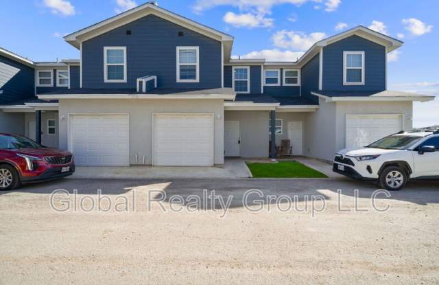 6914 Crestway Dr Gallery 1