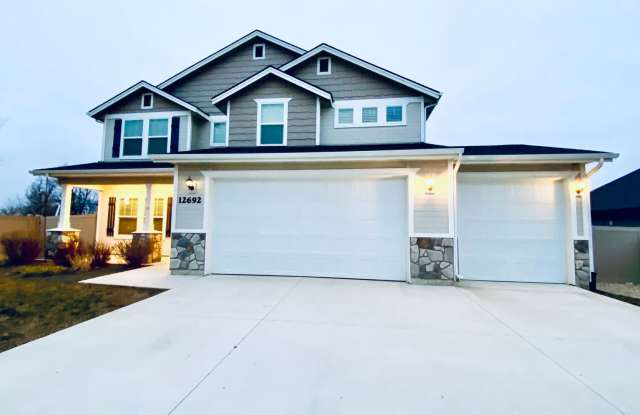 Beautiful 4 Bedroom, 4 Car Garage With RV Parking in Star photos photos