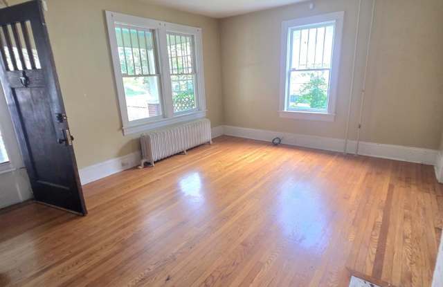 1113 Winona Ave SW Gallery 4
