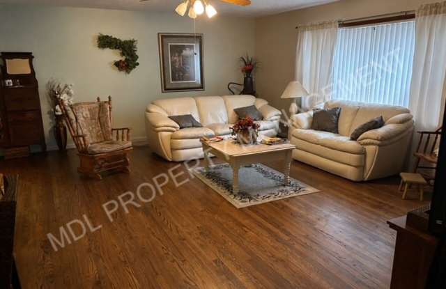 3 Bed 2 Bath 2 Car Garage in Essexville photos photos