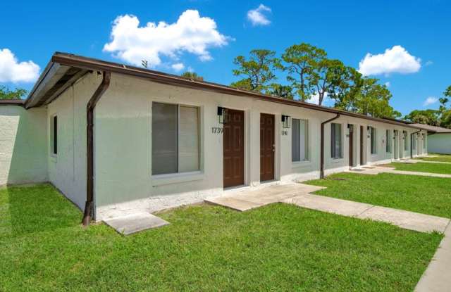 Parkside Villas – Renovated Villa-Style Living | No Upstairs or Downstairs Neighbors photos photos