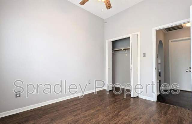 1124 Westbury Gallery 4
