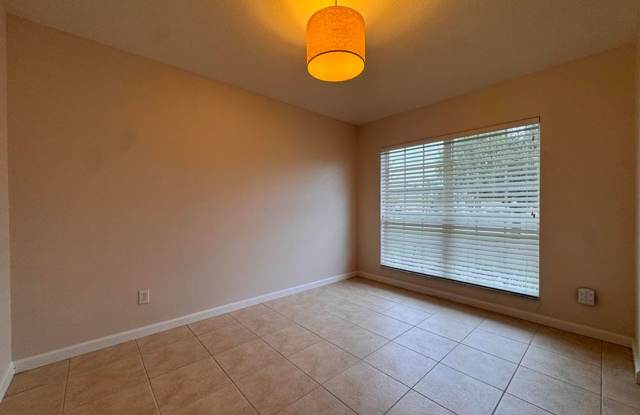 Beautiful 3 Bedroom Home in LPGA! Gallery 4