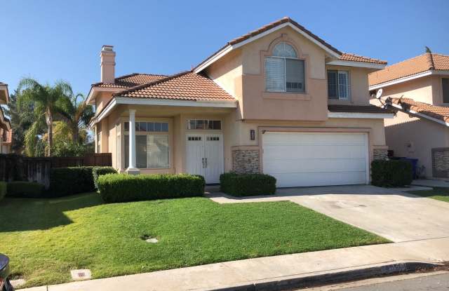 Spacious, Comfortable & Ready to Welcome You Home! photos photos