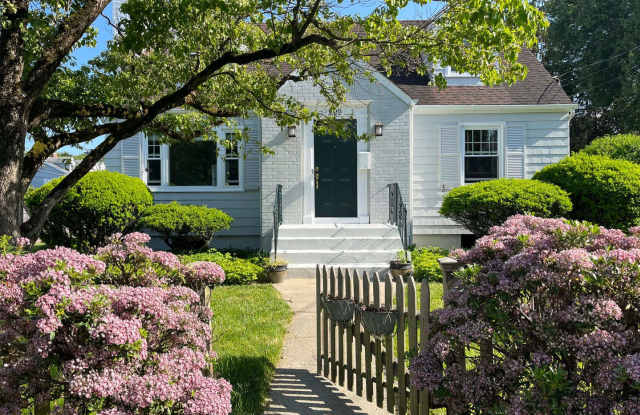 3 Bedroom 2 Bath Furnished House Near Southport photos photos