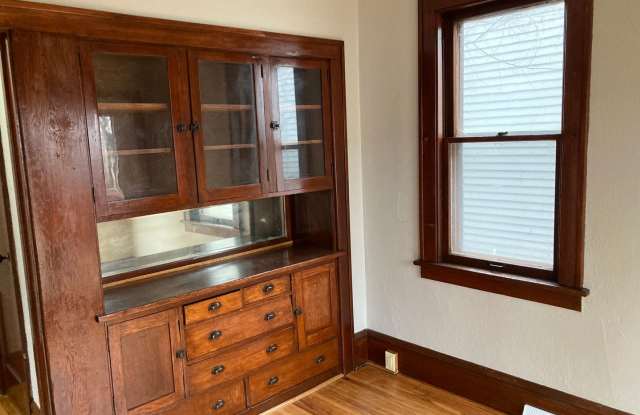 Your Next Home: Beautiful 6-Bedroom House Gallery 1