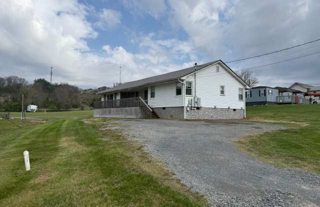 3bed / 2 bath house near Race Track! photos photos