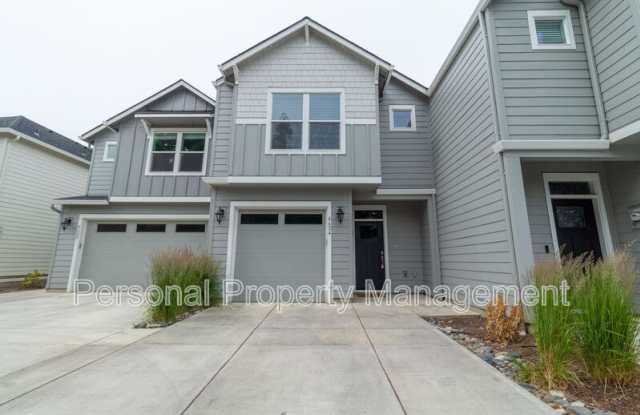 8624 NE 26th Circle - 8624 Northeast 26th Street, Vancouver, WA 98662