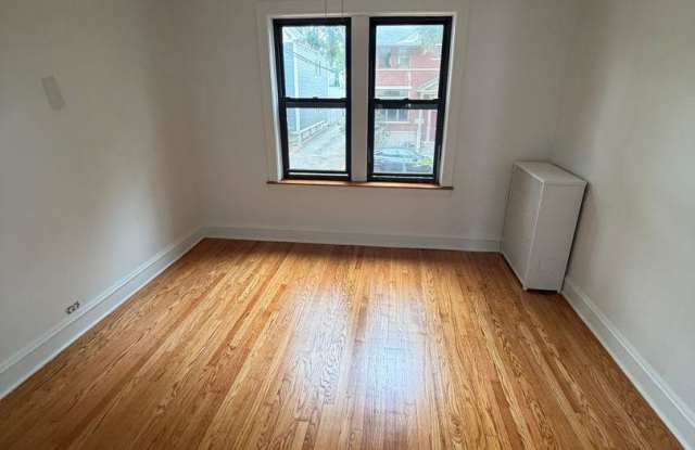 3753 North Marshfield Ave. Gallery 4