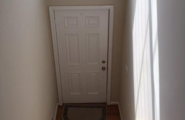 7831 SETH HAMPTON Gallery 3