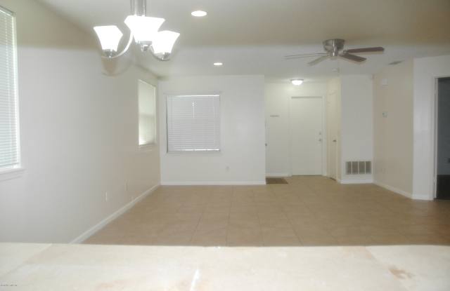 2744 CAVENDER CT Gallery 4
