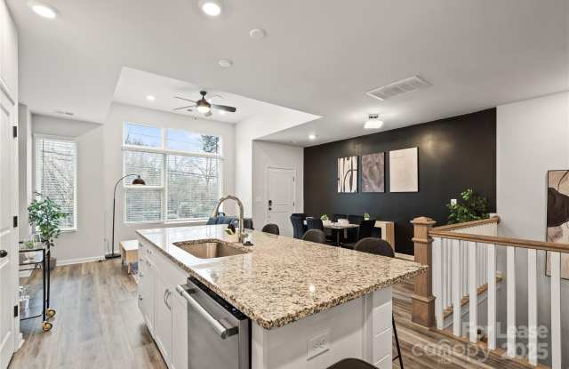 2037 Statesville Avenue photos photos