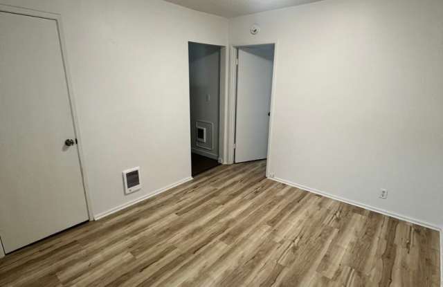 Lincoln Court Apartments Gallery 4