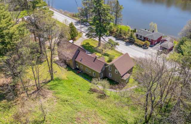 87 Cobbossee Avenue Gallery 4