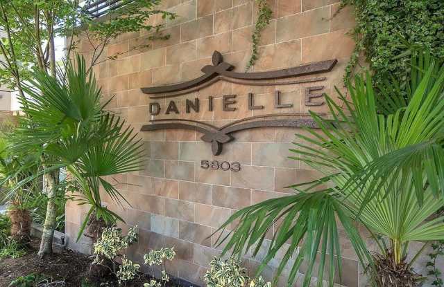 The Danielle Condominiums ~ Ballard Gallery 3