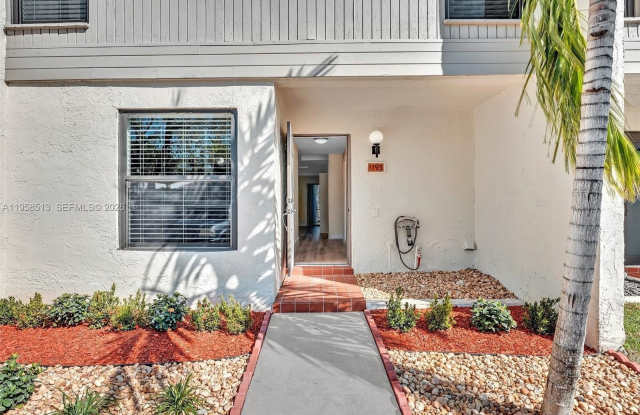 1193 NW 98th Ter photos photos