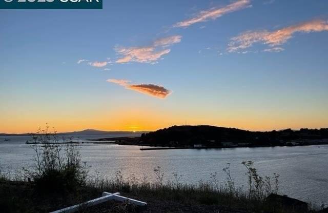 272 Sea Crest Cir - 272 Sea Crest Circle, Vallejo, CA 94590 272 Sea Crest Cir - 272 Sea Crest Circle, Vallejo, CA 94590