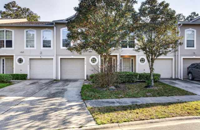 Spacious 3BR Townhome with Loft, Garage & Screened Patio photos photos