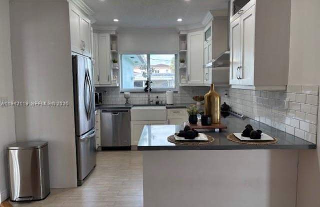 9315 SW 44th Street 9315, Miami, FL 33165 - 9315 Southwest 44th Street, Olympia Heights, FL 33165